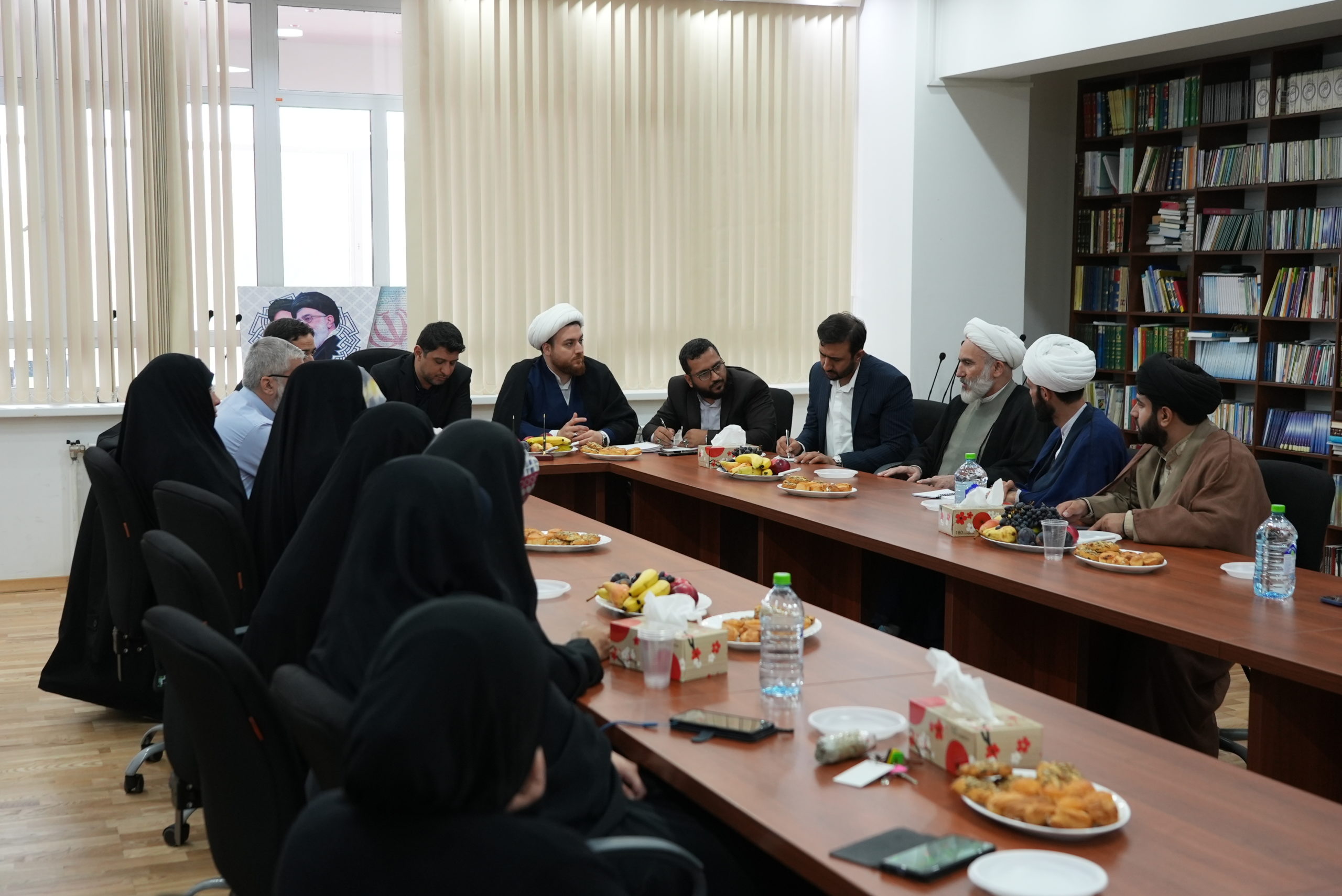 Несколько преподавателей и студентов Университета Багир аль-Олум(а) посетили МИЦ