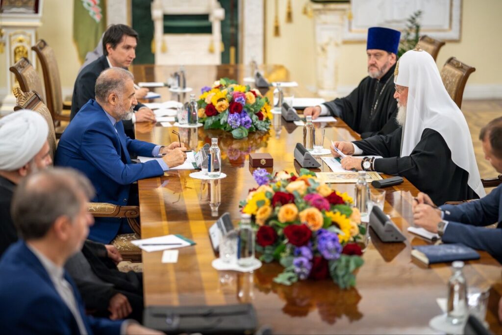 Передача послания Верховного Лидера Исламской Республики Иран Патриарху Кириллу